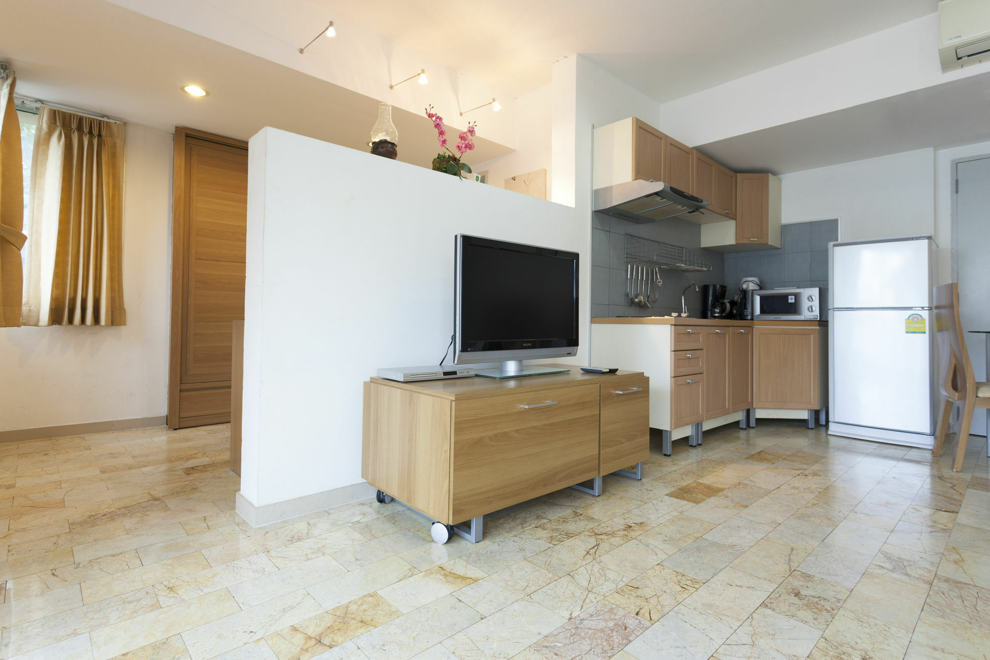 Galare Thong Tower Aparthotel Чиангмай Екстериор снимка