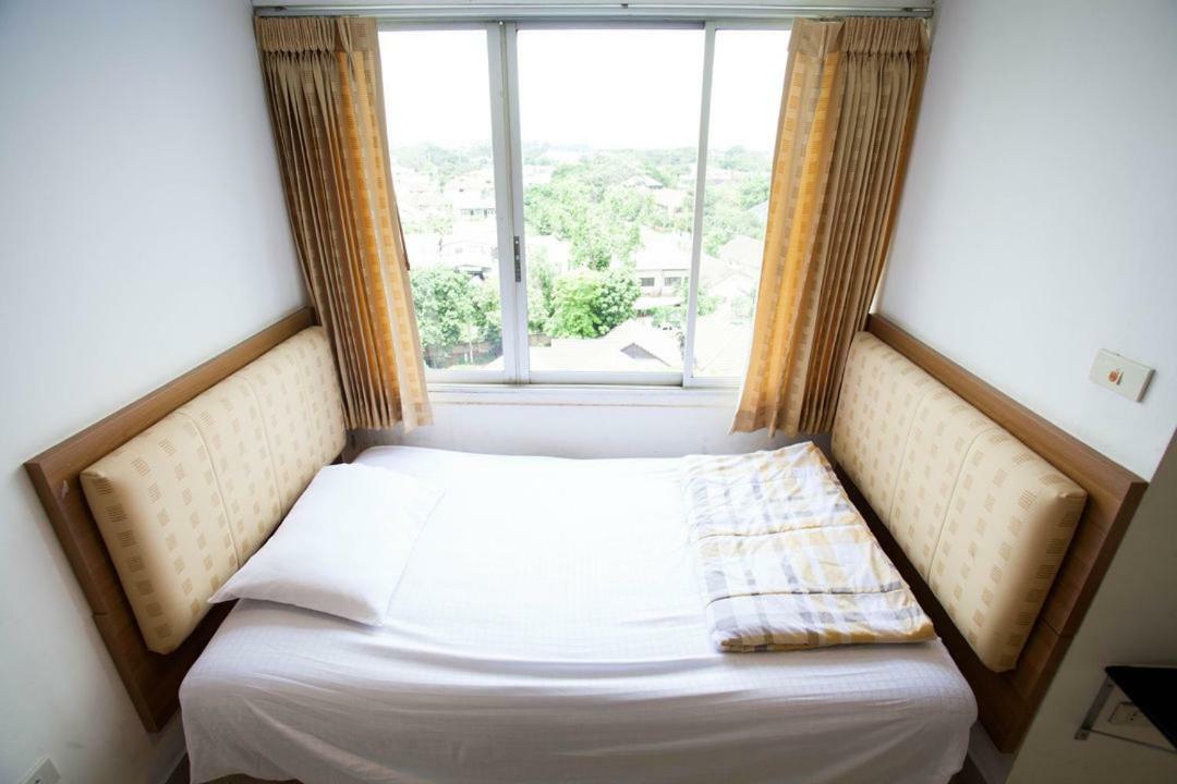 Galare Thong Tower Aparthotel Чиангмай Екстериор снимка