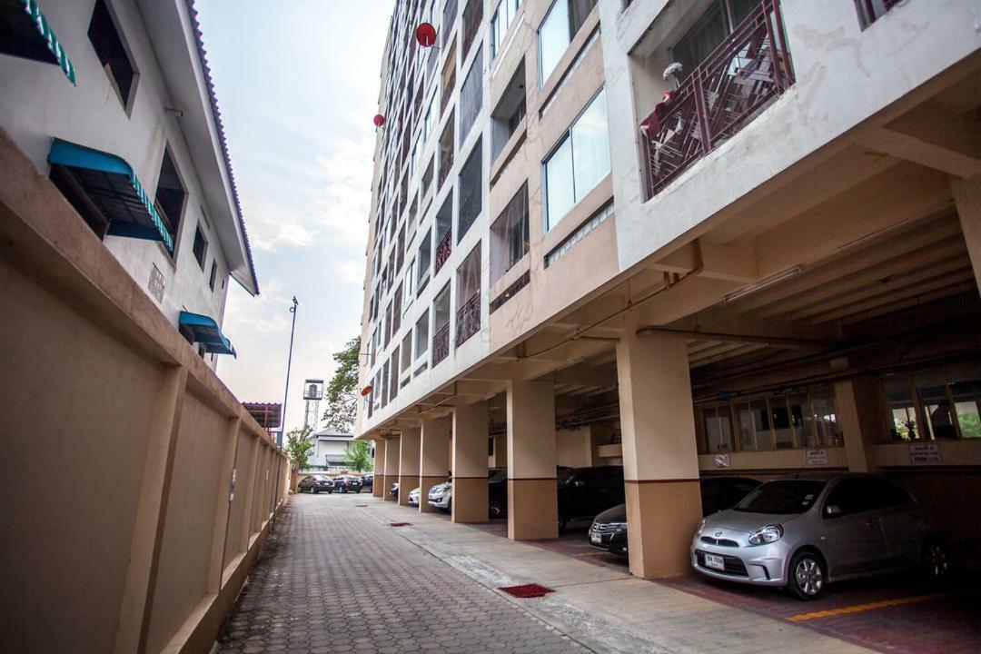 Galare Thong Tower Aparthotel Чиангмай Екстериор снимка