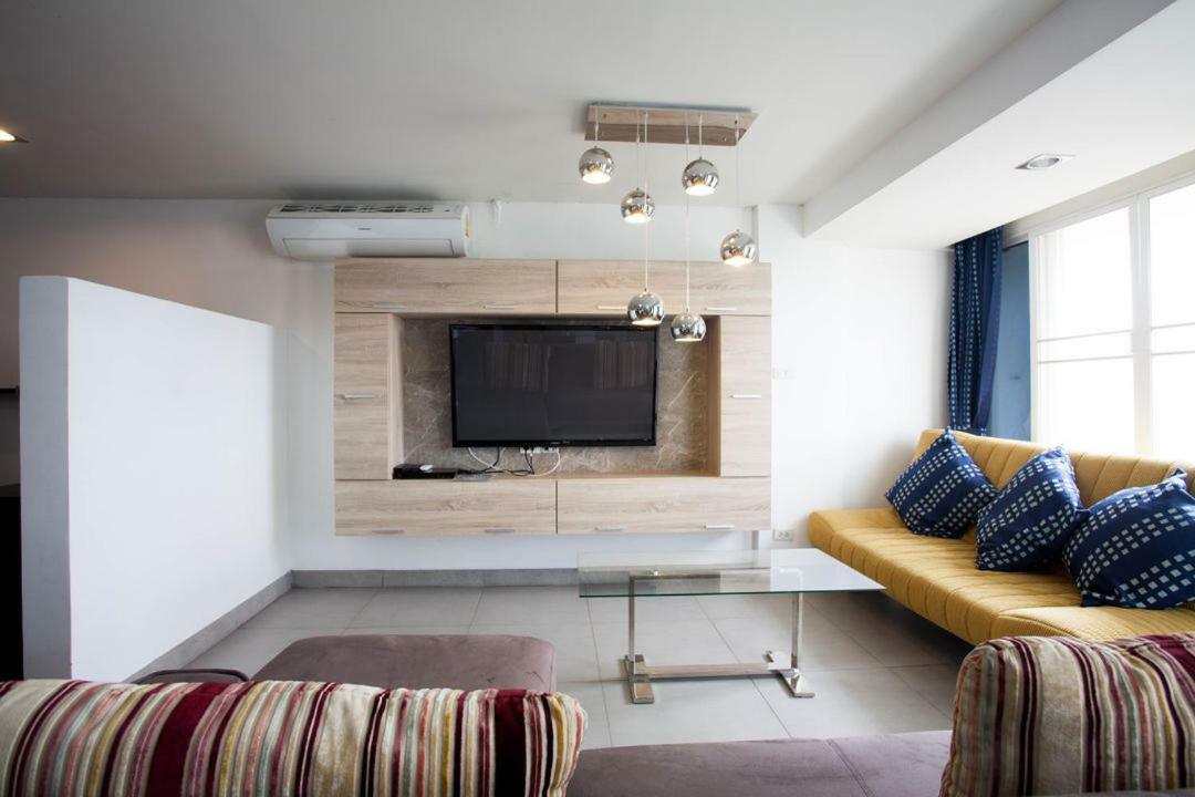 Galare Thong Tower Aparthotel Чиангмай Екстериор снимка