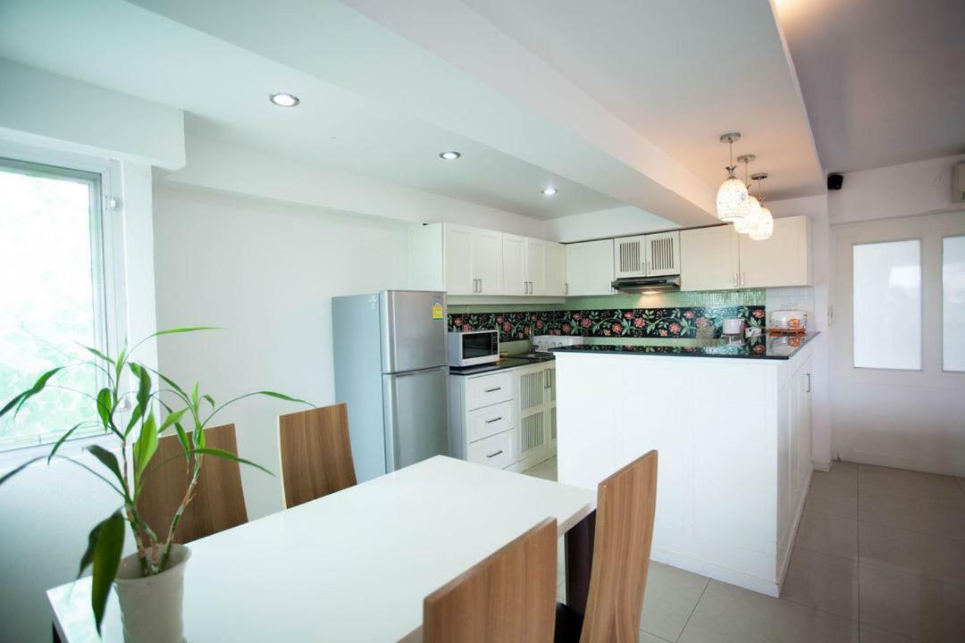 Galare Thong Tower Aparthotel Чиангмай Екстериор снимка
